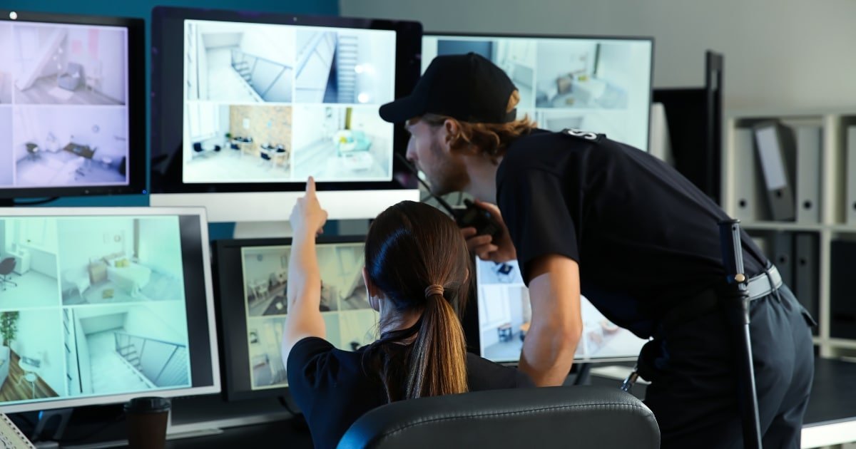 Light Socket Security Camera Features